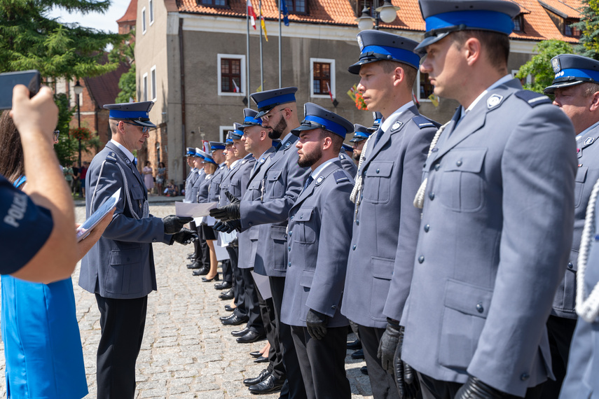 Policjanci świętują zdjęcie nr 265491