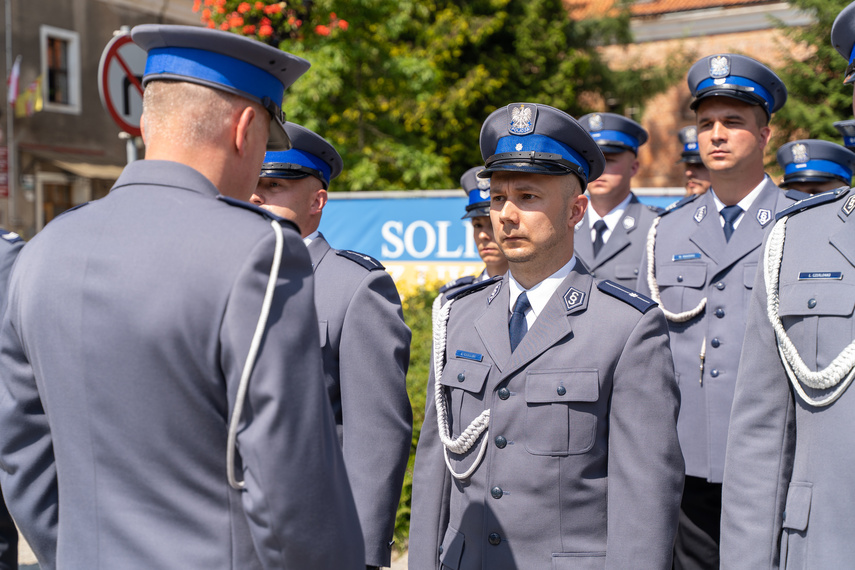 Policjanci świętują zdjęcie nr 265472