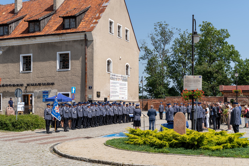 Policjanci świętują zdjęcie nr 265503