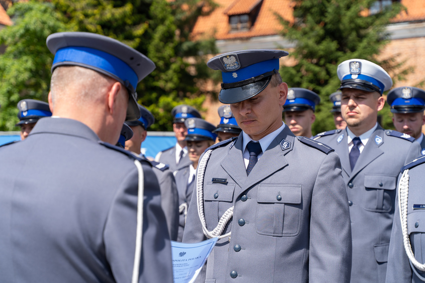 Policjanci świętują zdjęcie nr 265477