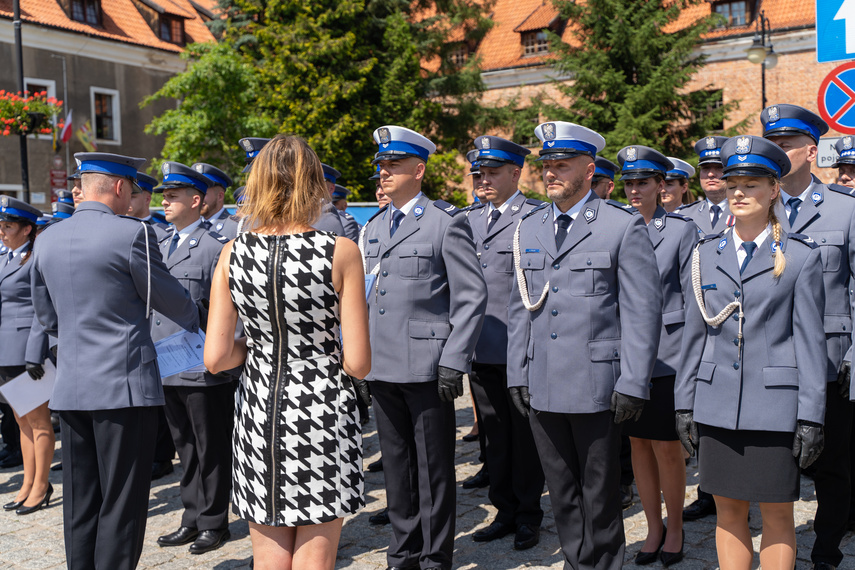 Policjanci świętują zdjęcie nr 265486