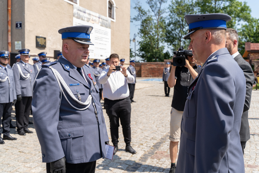 Policjanci świętują zdjęcie nr 265453