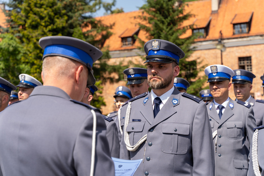 Policjanci świętują zdjęcie nr 265480