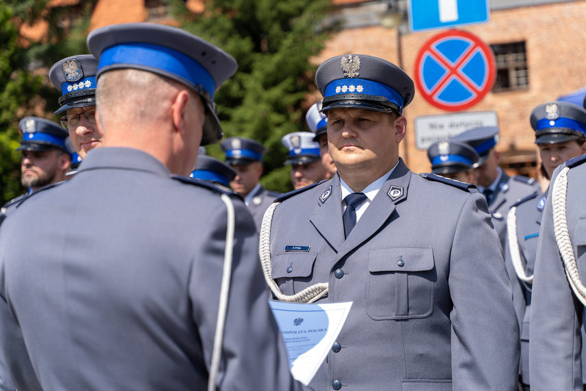 Policjanci świętują zdjęcie nr 265466