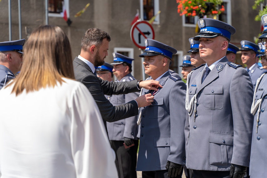 Policjanci świętują zdjęcie nr 265458