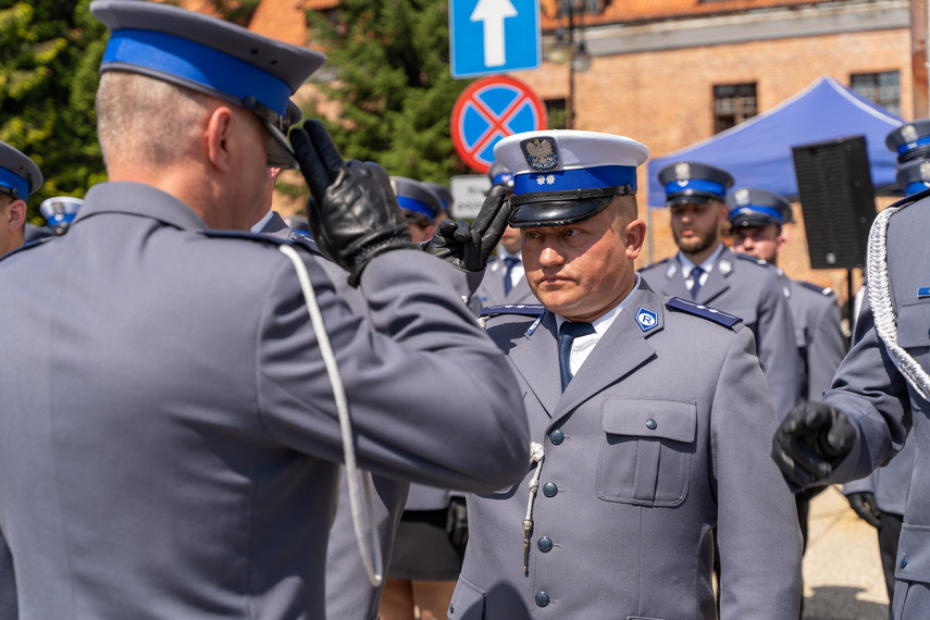 Policjanci świętują zdjęcie nr 265468