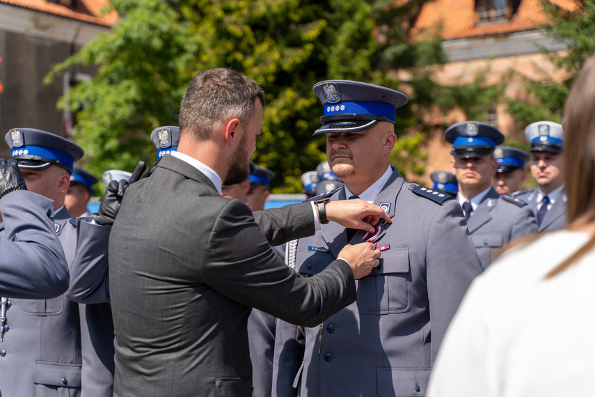 Policjanci świętują zdjęcie nr 265461