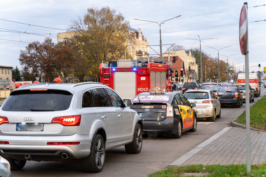 Zderzenie trzech aut na Grunwaldzkiej zdjęcie nr 272519