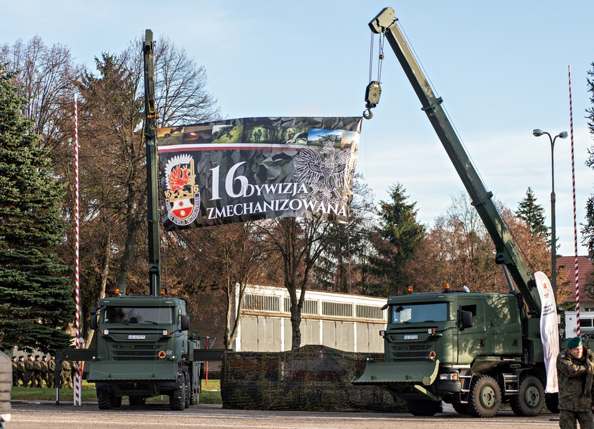 Mariusz Błaszczak w Elblągu: „Nasycamy wojskiem polskim wschodnią część naszego kraju” zdjęcie nr 276741