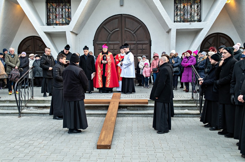 Elbląg Z krzyżem przez Elbląg