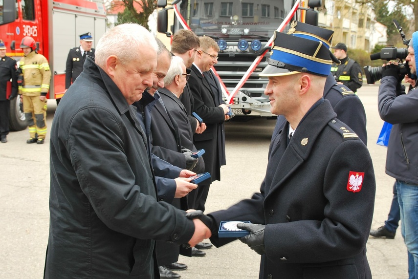 Nowe auta dla straży zdjęcie nr 281522