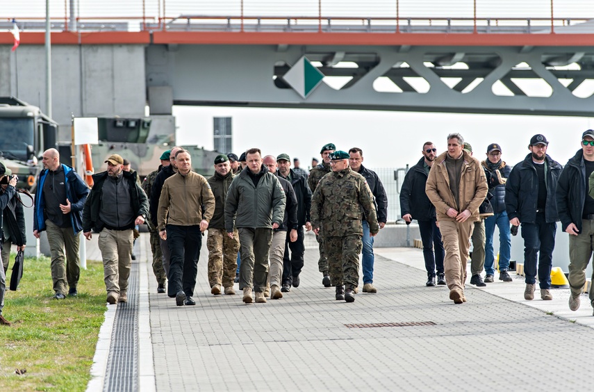 Prezydent RP: Przekop ma strategiczne znaczenie dla obronności zdjęcie nr 282175