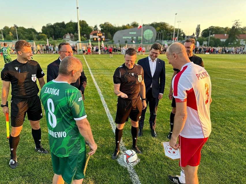 Mecz gwiazd przy świetle. Braniewo wita na nowym stadionie zdjęcie nr 288628