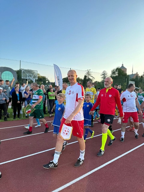 Mecz gwiazd przy świetle. Braniewo wita na nowym stadionie zdjęcie nr 288619