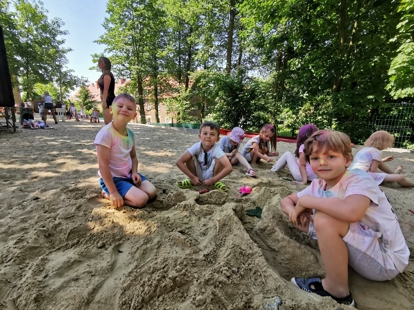 Niesamowity, leśny park zabaw Żłobka, Przedszkola i Zerówki Mały Europejczyk w Elblągu zdjęcie nr 289130