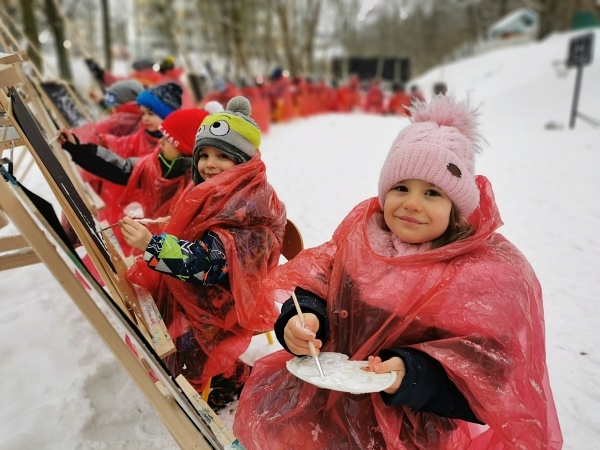 Niesamowity, leśny park zabaw Żłobka, Przedszkola i Zerówki Mały Europejczyk w Elblągu zdjęcie nr 289121