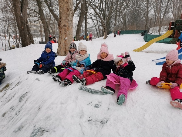 Niesamowity, leśny park zabaw Żłobka, Przedszkola i Zerówki Mały Europejczyk w Elblągu zdjęcie nr 289123