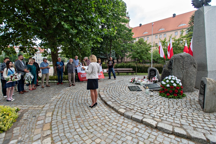 Upamiętnili ofiary zbrodni wołyńskiej zdjęcie nr 289190