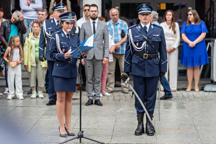 Apel i festyn. Policjanci świętują w Elblągu zdjęcie nr 289711