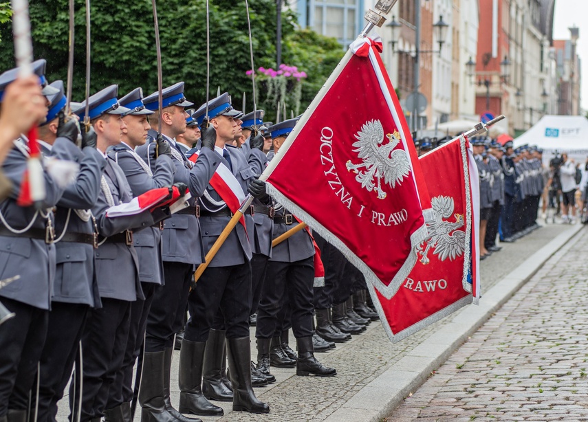 Apel i festyn. Policjanci świętują w Elblągu zdjęcie nr 289704