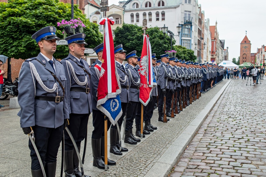 Apel i festyn. Policjanci świętują w Elblągu zdjęcie nr 289716