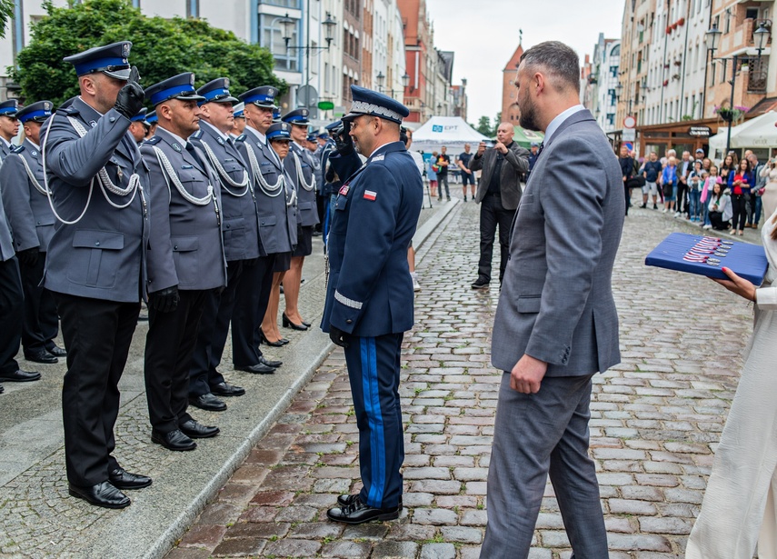 Apel i festyn. Policjanci świętują w Elblągu zdjęcie nr 289719