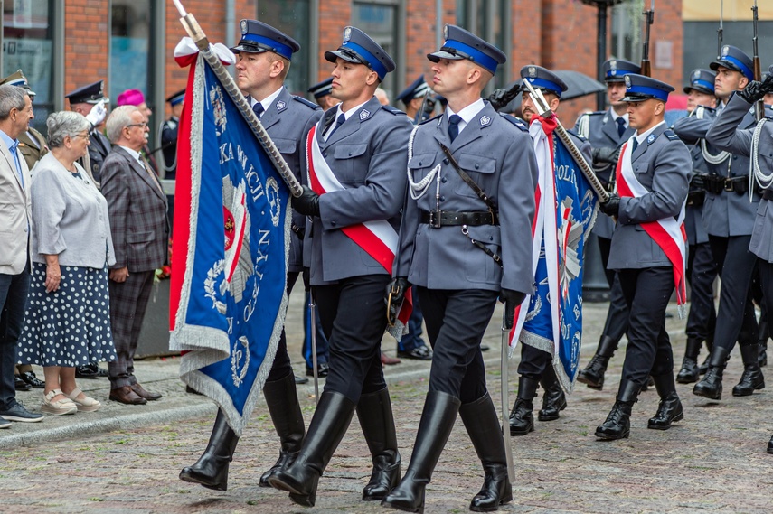 Apel i festyn. Policjanci świętują w Elblągu zdjęcie nr 289739