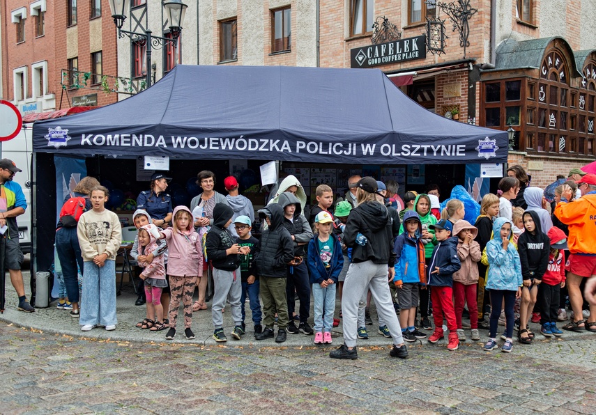 Apel i festyn. Policjanci świętują w Elblągu zdjęcie nr 289740