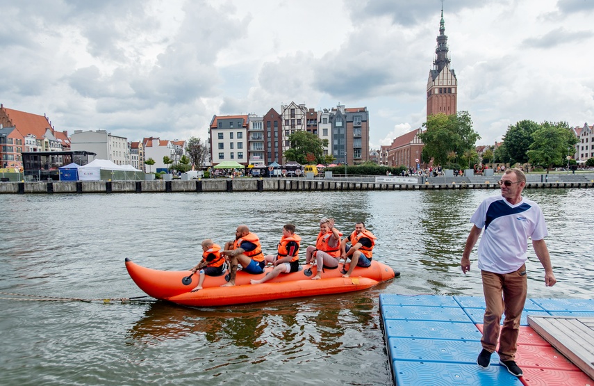 Na rzece sporo się dzieje zdjęcie nr 289837