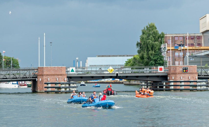 Na rzece sporo się dzieje zdjęcie nr 289838