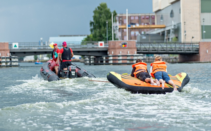 Na rzece sporo się dzieje zdjęcie nr 289841