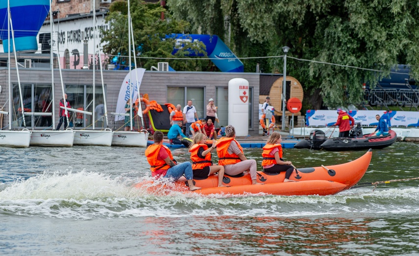 Na rzece sporo się dzieje zdjęcie nr 289872