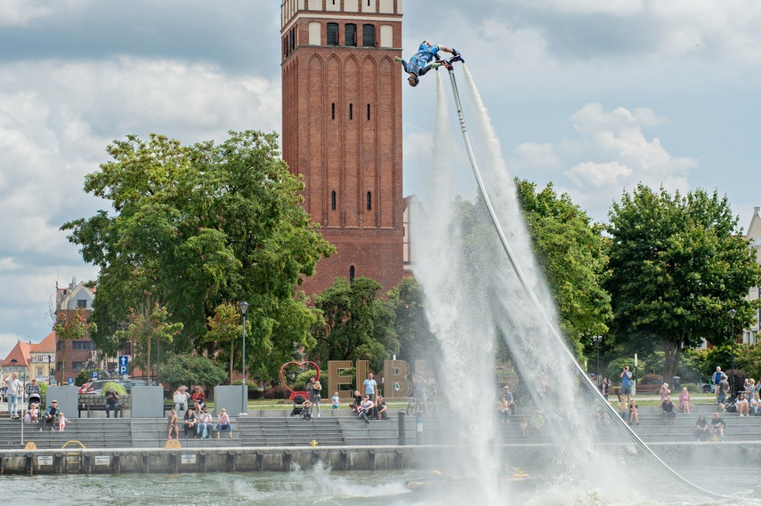 Na rzece sporo się dzieje zdjęcie nr 289821