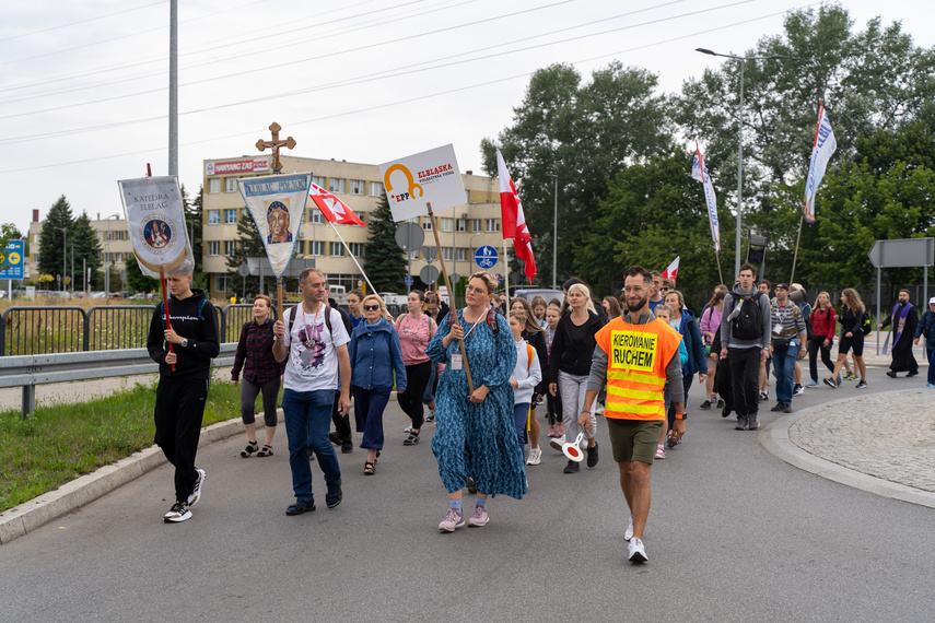 Ruszyli z Elbląga na Jasną Górę zdjęcie nr 290166