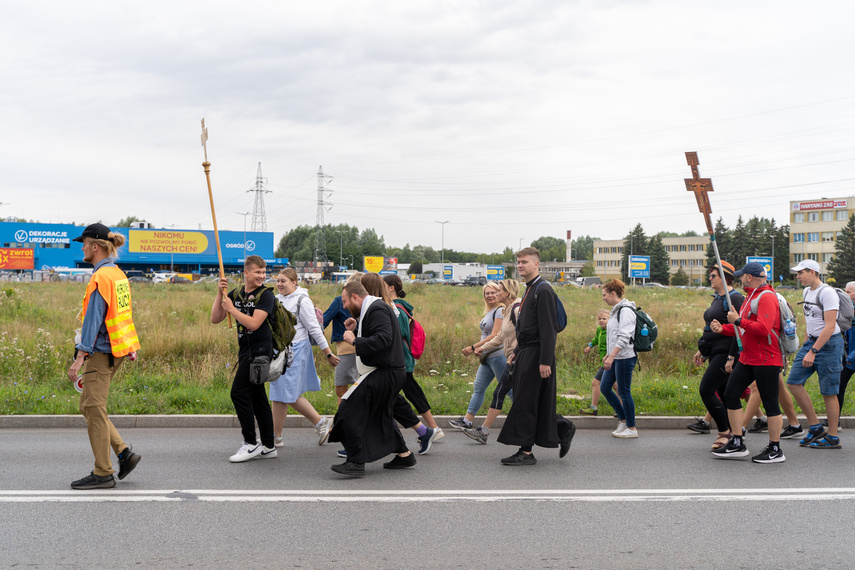 Ruszyli z Elbląga na Jasną Górę zdjęcie nr 290180