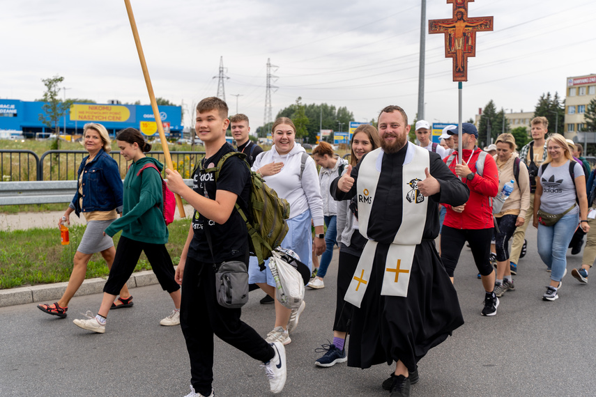 Ruszyli z Elbląga na Jasną Górę zdjęcie nr 290171