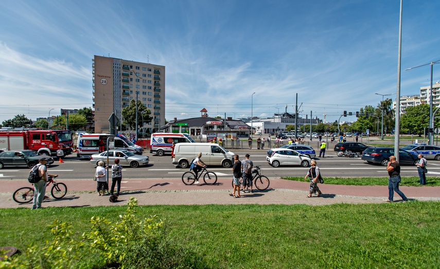 Wypadek i śmierć motocyklisty na ul. 12 Lutego zdjęcie nr 290198