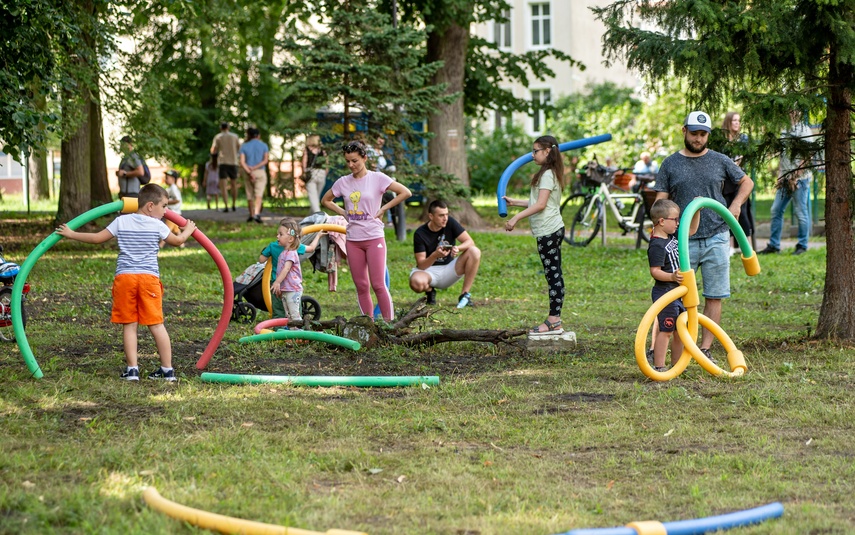 Rodzinnie w parku Traugutta zdjęcie nr 290229