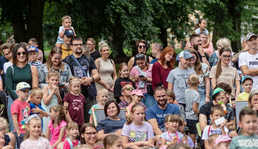 Rodzinnie w parku Traugutta zdjęcie nr 290211