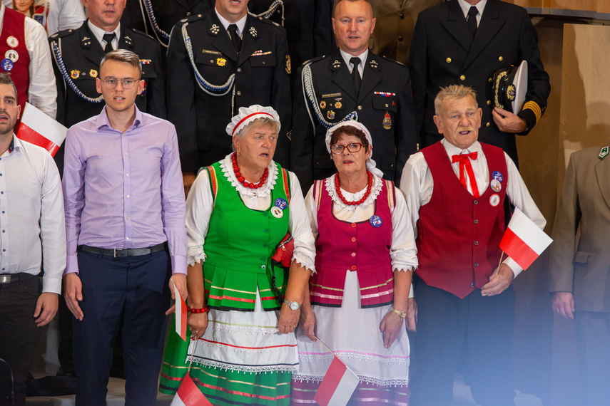 Jarosław Kaczyński w Elblągu. O prawach kobiet i przegonieniu Danii zdjęcie nr 292775