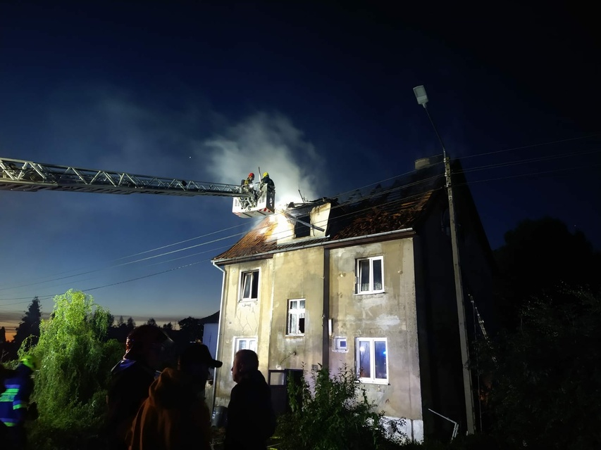 Elbląg Nocny pożar,, ranni dorośli i dzieci