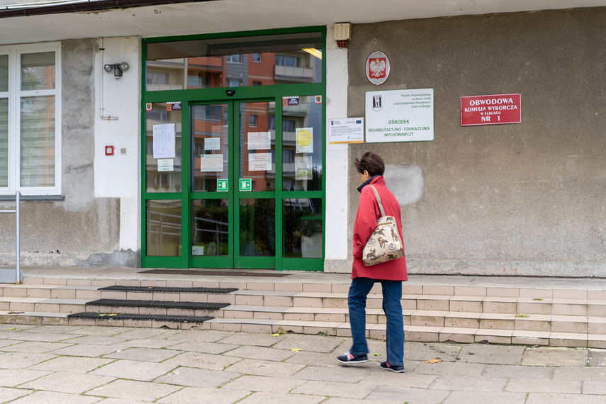 Elblążanki i elblążanie głosują. "To wielki obowiązek i przywilej" zdjęcie nr 294978