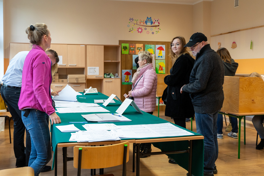 Elblążanki i elblążanie głosują. "To wielki obowiązek i przywilej" zdjęcie nr 294957