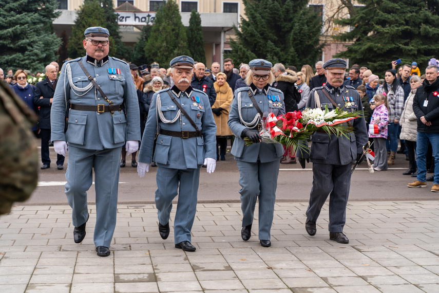 Elblążanie uczcili 105. rocznicę odzyskania niepodległości zdjęcie nr 296026