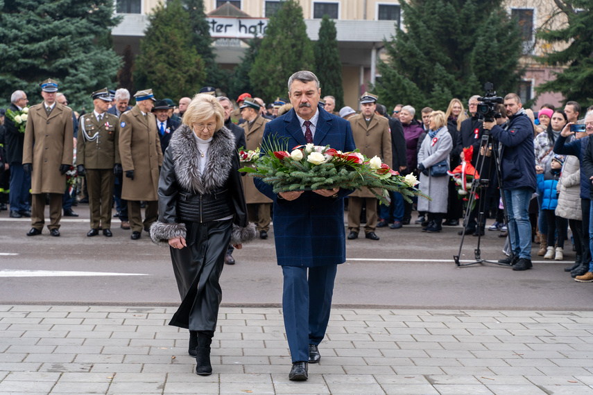 Elblążanie uczcili 105. rocznicę odzyskania niepodległości zdjęcie nr 296033