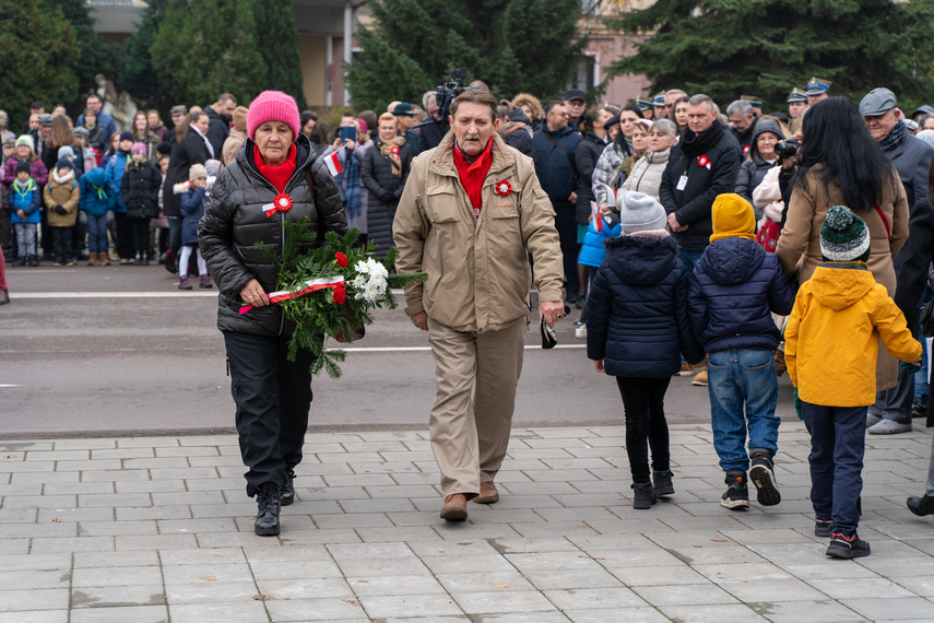 Elblążanie uczcili 105. rocznicę odzyskania niepodległości zdjęcie nr 296058