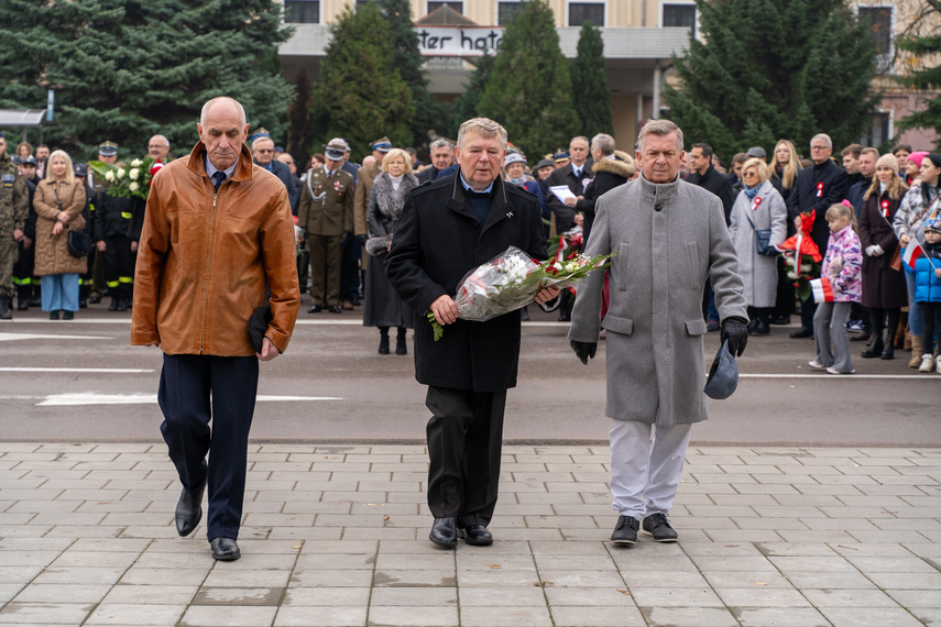 Elblążanie uczcili 105. rocznicę odzyskania niepodległości zdjęcie nr 296032