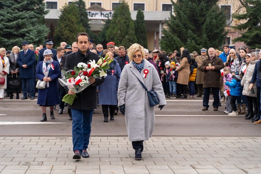 Elblążanie uczcili 105. rocznicę odzyskania niepodległości zdjęcie nr 296037