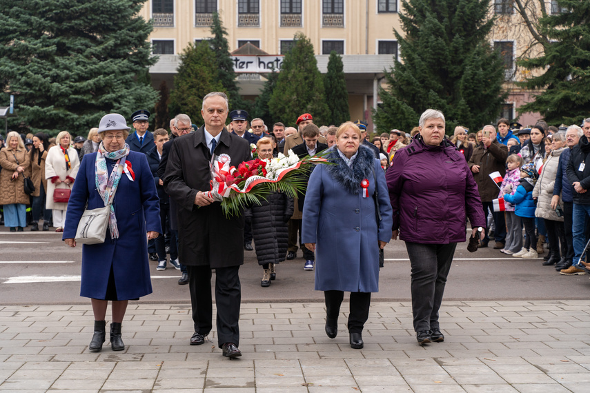 Elblążanie uczcili 105. rocznicę odzyskania niepodległości zdjęcie nr 296038