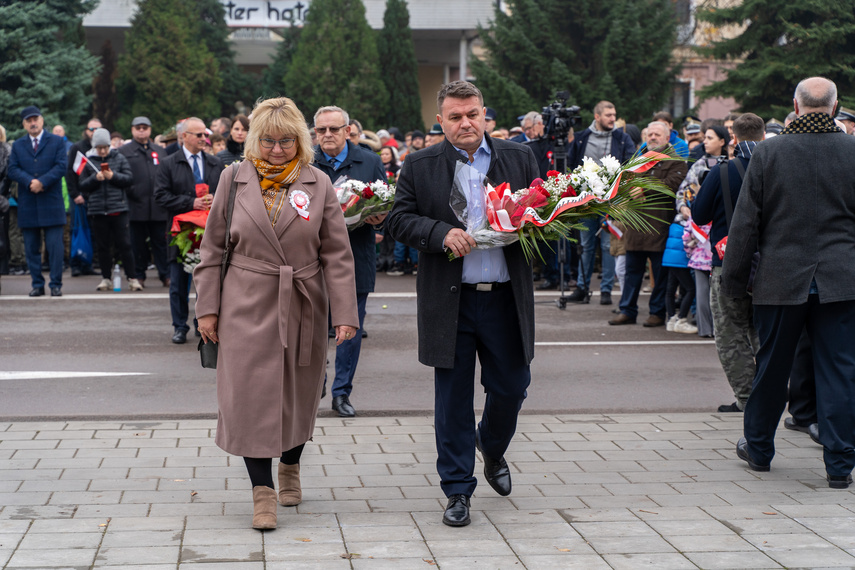 Elblążanie uczcili 105. rocznicę odzyskania niepodległości zdjęcie nr 296043